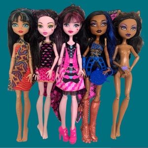 Monster High Dolls Preloved Condition Draculaura Clawdeen Cleo de Nile Robecca